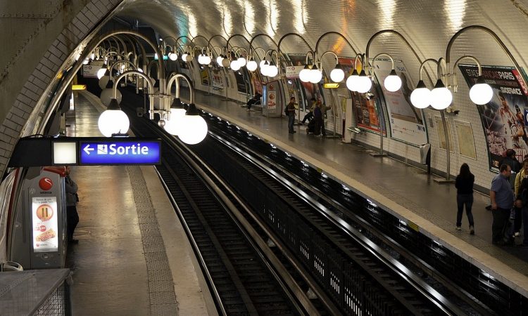 métro, sauvé par son agresseur
